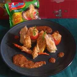 Siomay Mie Sayur Siram Saos Kacang